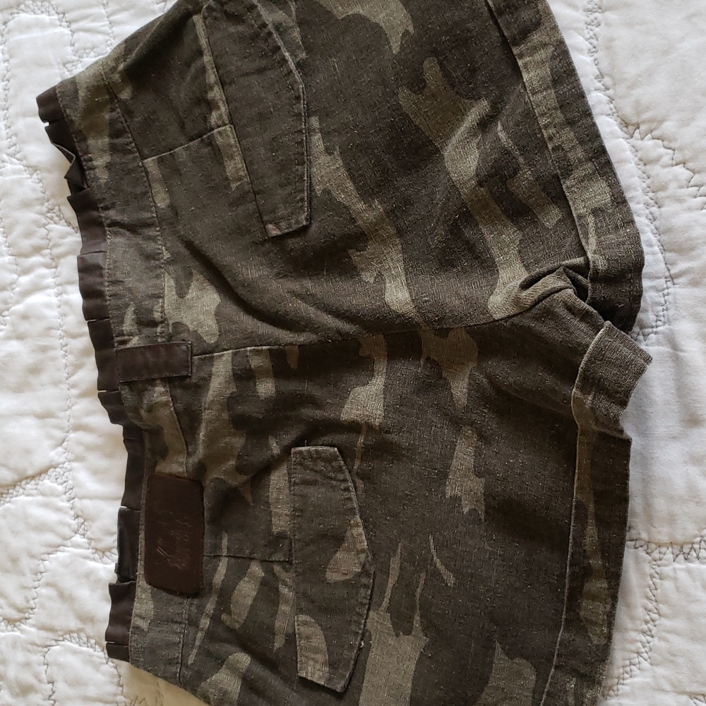 Short - Picture 2 of 2